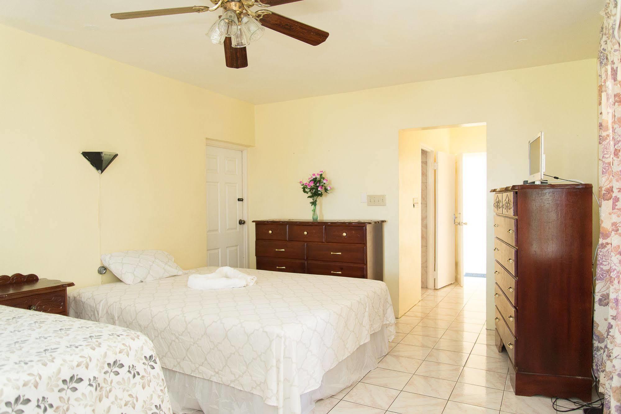 Villa Donna Inn Montego Bay Exterior foto