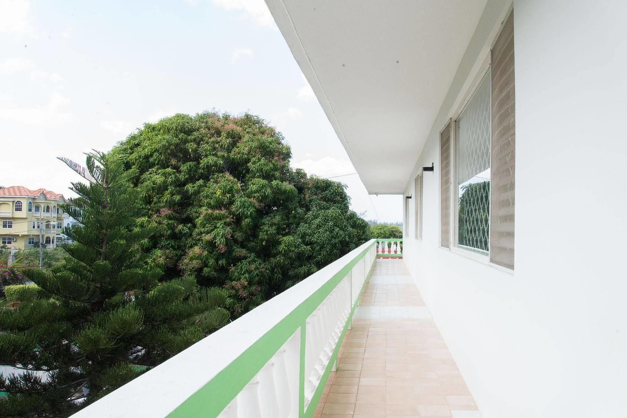 Villa Donna Inn Montego Bay Exterior foto